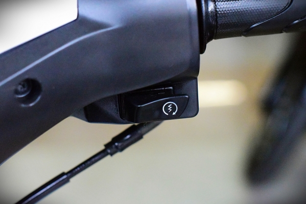 wave110 i 2015 สีขาวดำ สต๊าทมือ เครื่องดี มีเล่มเอกสารครบ 27900 wave110 i 2015 สีขาวดำ สต๊าทมือ เครื่องดี มีเล่มเอกสารครบ 27900