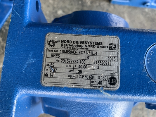 ขายหัวเกียร์ทดรอบแบบเพลาสวม Nord อัตราทด 1:40 made in Germany *** ของใหม่ไม่เคยใช้งาน *** แรงบิดเยอะ ดัดแปลงใช้งานได้หลากหลายรูปแบบครับ มี 4ตัว ราคาตัวละ 1,600 บาทพร้อมส่ง ขายหัวเกียร์ทดรอบแบบเพลาสวม Nord อัตราทด 1:40 made in Germany *** ของใหม่ไม่เคยใช้งาน *** แรงบิดเยอะ ดัดแปลงใช้งานได้หลากหลายรูปแบบครับ มี 4ตัว ราคาตัวละ 1,600 บาทพร้อมส่ง