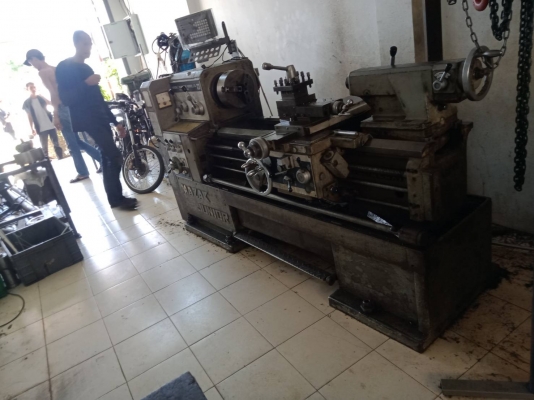 ขายเครื่องกลึง6ฟุตญี่ปุ่นมาสัก