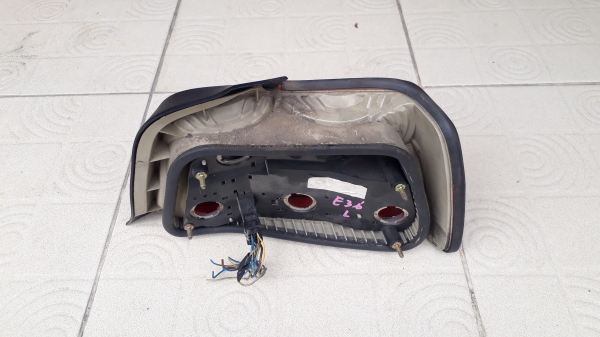 ไฟท้าย BMW E36 ข้างซ้าย แท้ ไฟท้าย BMW E36 ข้างซ้าย แท้