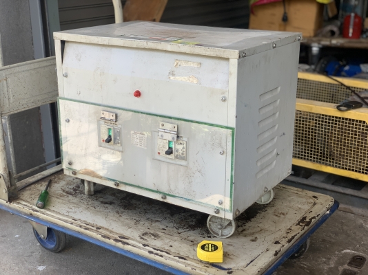 ขายหม้อแปลงไฟฟ้าคุมเครื่องจักร 30Kva ไฟเข้า 380V ออก 200V สภาพสวยใหม่มาก ตัวใหญ่ พร้อมใช้งาน ขายหม้อแปลงไฟฟ้าคุมเครื่องจักร 30Kva ไฟเข้า 380V ออก 200V สภาพสวยใหม่มาก ตัวใหญ่ พร้อมใช้งาน