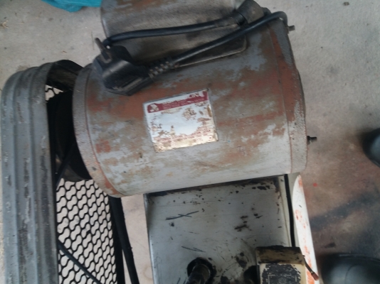 ขายปั้ลม HERO 85ลิตร มอเตอร์มิตซู1แรง ขายปั้ลม HERO 85ลิตร มอเตอร์มิตซู1แรง