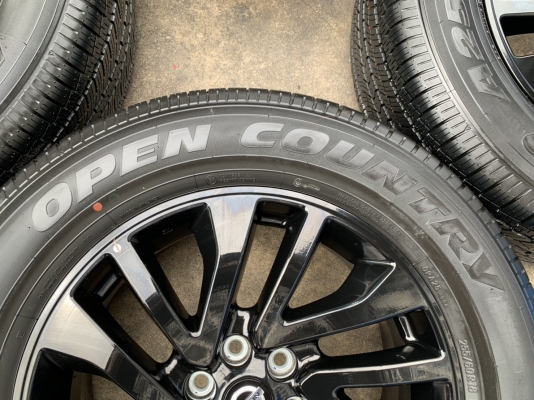 แม็กป้ายแดง Nissan Navara Caliber NP300 Black Edition ขอบ 18 พร้อมยางป้ายแดง 255-60-18 TOYO ปลายปี 1