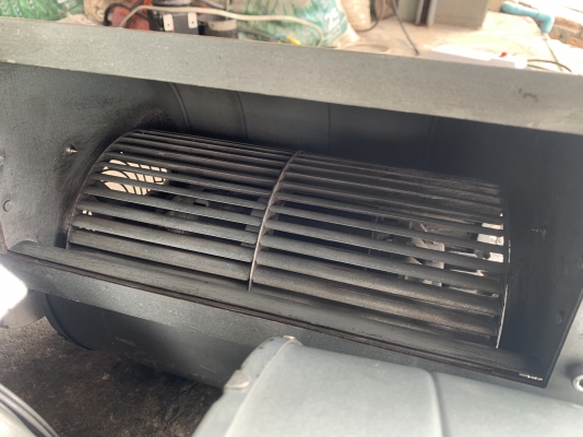 ขายพัดลมโบวเวอร์ดูด-เป่าอากาศ EBM 700W 220V ไฟบ้าน made in Germany รุ่นรอบเร็ว สภาพสวย หมุนนิ่ม ให้ลมแรง พร้อมใช้งาน มี 4ตัวครับ ราคาตัวละ 2,600 บาท ขายพัดลมโบวเวอร์ดูด-เป่าอากาศ EBM 700W 220V ไฟบ้าน made in Germany รุ่นรอบเร็ว สภาพสวย หมุนนิ่ม ให้ลมแรง พร้อมใช้งาน มี 4ตัวครับ ราคาตัวละ 2,600 บาท