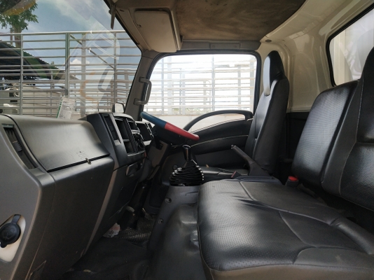 6 ล้อกลาง EURO3 ISUZU NQR 175 แรงม้า คอมมอนเรว * ยาว 5.50 ม.ปี2556* ราคา 690000บาทนะคะรถสวยเดิม+สภาพ