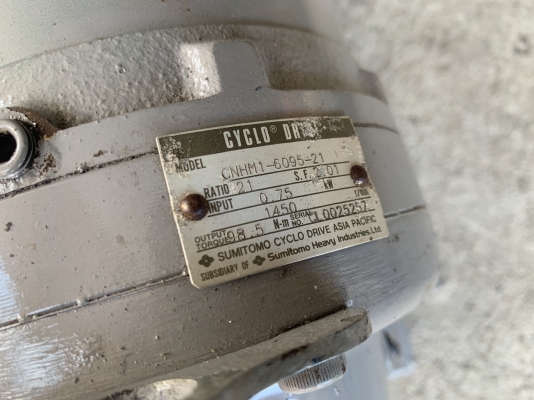 ขายมอเตอร์เกียร์ Cycrodrive Mitsubishi 1HP. 380V อัตราทด 1:21 เพลาออกประมาณ 68 รอบต่อนาที สภาพสวยใหม่มาก หมุนนิ่ม พร้อมใช้งาน