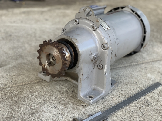 ขายมอเตอร์เกียร์ Cycrodrive Mitsubishi 1HP. 380V อัตราทด 1:21 เพลาออกประมาณ 68 รอบต่อนาที สภาพสวยใหม่มาก หมุนนิ่ม พร้อมใช้งาน