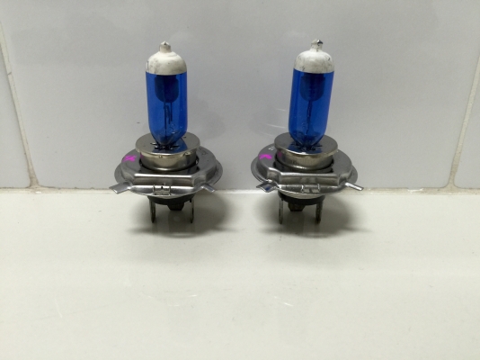 ขายไฟหน้าญี่ปุ่นแท้ยี่ห้อ HEADLIGHT รุ่น H4 แบบ HI-LOW
