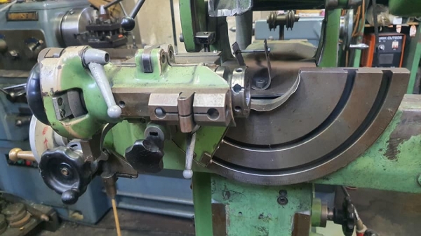 ขายครับขาย universal grinding machine swiss made 35000 บาท