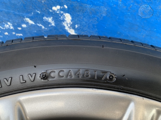 ล้อแม็ก Toyota Vios ตัวท็อป ขอบ 16 สีรมดำ พร้อมยาง 195-50-16 Bridgestone ปลายปี 17 สภาพดี
