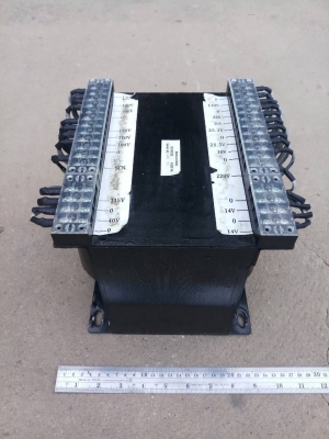 หม้อแปลง(อเนกประสงค์) input:120,115,110,100,40V output:220,110,22,25.3,30,14V ขนาด 4,300VA สภาพสวยมา