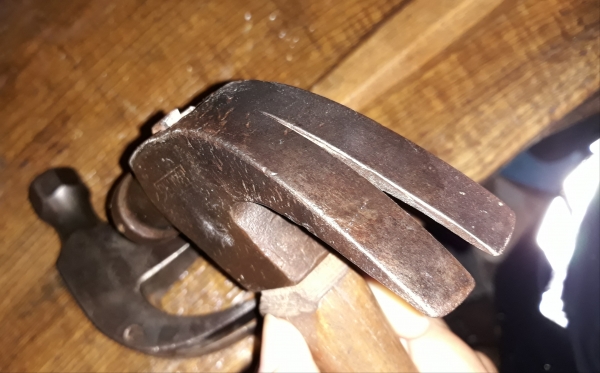 ขายหัวค้อนหงอนPLUMB MADE IN USA.ขนาด16OZ.มือสอง ขายหัวค้อนหงอนPLUMB MADE IN USA.ขนาด16OZ.มือสอง