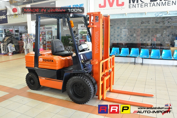 ขายรถโฟล์คลิฟท์มือสอง TOYOTA รุ่น 5FG25-11646 นำเข้าจากประเทศญี่ปุ่น 100\% ไม่เคยใช้งานในไทย