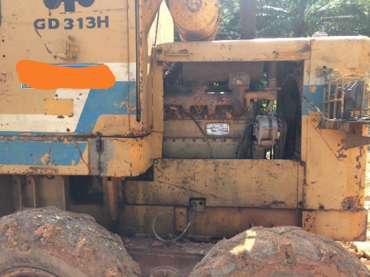 KOMATSU GD313 เครื่องดี เกียร์ดี รถใช้งานปกติไม่มีเอกสารราคาต่อรองได้ KOMATSU GD313 เครื่องดี เกียร์ดี รถใช้งานปกติไม่มีเอกสารราคาต่อรองได้
