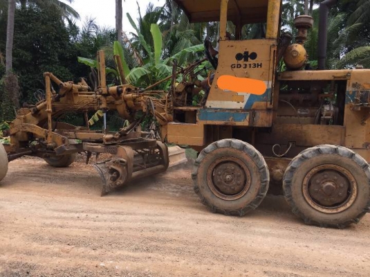 KOMATSU GD313 เครื่องดี เกียร์ดี รถใช้งานปกติไม่มีเอกสารราคาต่อรองได้ KOMATSU GD313 เครื่องดี เกียร์ดี รถใช้งานปกติไม่มีเอกสารราคาต่อรองได้