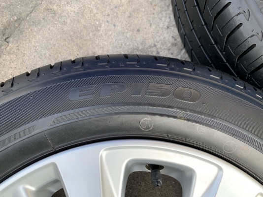 ล้อแม็ก Toyota Yaris Ativ ขอบ 15 พร้อมยาง 185-60-15 Bridgestone ปลายปี 17 สวยๆ