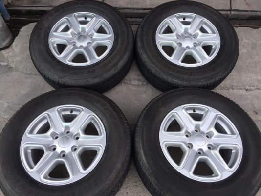 ล้อเดิมฟอร์ด+บริสโตน265/65/17ปี15 ล้อสวยดอกยางแน่นๆ ชุด3900บ.โทร.0879050181.ส่งได้ทุกที่ทั่วไทย