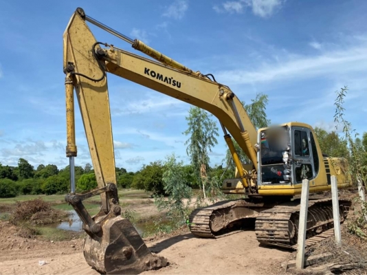 ขาย 650,000 รถแบคโฮ KOMATSU PC200-6  เครื่อง komatsu 6D95LTurbo