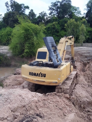 ขาย 650,000 รถแบคโฮ KOMATSU PC200-6  เครื่อง komatsu 6D95LTurbo