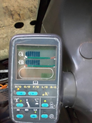 ขาย 650,000 รถแบคโฮ KOMATSU PC200-6  เครื่อง komatsu 6D95LTurbo