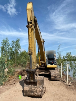 ขาย 650,000 รถแบคโฮ KOMATSU PC200-6 เครื่อง komatsu 6D95LTurbo ขาย 650,000 รถแบคโฮ KOMATSU PC200-6 เครื่อง komatsu 6D95LTurbo
