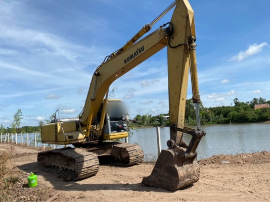 ขาย 650,000 รถแบคโฮ KOMATSU PC200-6 เครื่อง komatsu 6D95LTurbo ขาย 650,000 รถแบคโฮ KOMATSU PC200-6 เครื่อง komatsu 6D95LTurbo