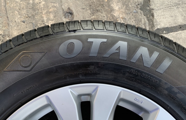 ล้อแม็ก Mazda BT50 ขอบ 17 พร้อมยาง 265-65-17 OTANI ปี 17 สภาพดี