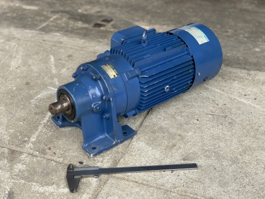 ขายมอเตอร์เกียร์ Cycrodrive Sumitomo 2HP. 380V อัตราทด 1:8 เพลาออกประมาณ 180รอบต่อนาที รุ่นมีระบบเบรคในตัว(ตอนนี้ไม่ได้ใช้งาน) สภาพสวย หมุนนิ่ม พร้อมใช้งาน ราคา 7,000 บาท