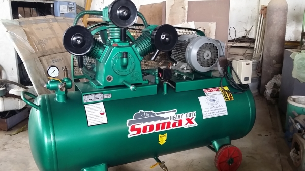 ปั้มลม 5แรง ถัง260 ไฟ380 สวยๆ ใช้งานน้อย