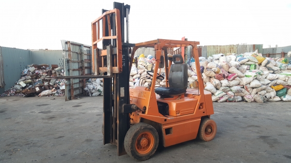 ขาย รถ ฟอร์คลิฟต์ 2.5 ตัน TCM FD25Z เครื่องยนต์ดีเซล เสาสูง 3 เมตร ยางตัน 4 เส้น รถพร้อมใช้งาน ราคาต่อรองได้ครับ ขาย รถ ฟอร์คลิฟต์ 2.5 ตัน TCM FD25Z เครื่องยนต์ดีเซล เสาสูง 3 เมตร ยางตัน 4 เส้น รถพร้อมใช้งาน ราคาต่อรองได้ครับ