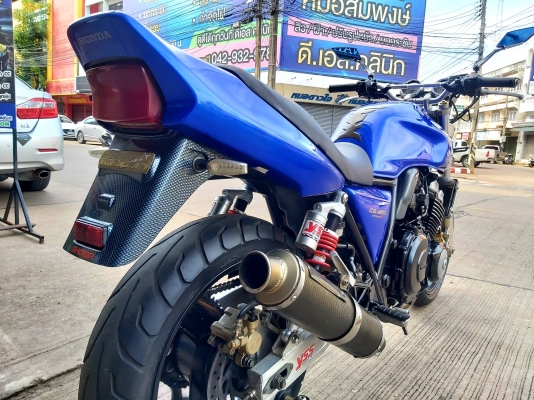 ขาย HONDA CB400 ปี98 เวอร์ชั่นS ไมล์แดง เดิมๆ สีสวย มีท่อแต่ง โช๊คหลังแต่ง ชุดพาร์ทคาร์บอน กระจกแต่ง