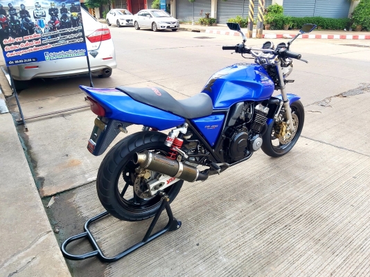 ขาย HONDA CB400 ปี98 เวอร์ชั่นS ไมล์แดง เดิมๆ สีสวย มีท่อแต่ง โช๊คหลังแต่ง ชุดพาร์ทคาร์บอน กระจกแต่ง