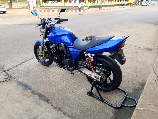 ขาย HONDA CB400 ปี98 เวอร์ชั่นS ไมล์แดง เดิมๆ สีสวย มีท่อแต่ง โช๊คหลังแต่ง ชุดพาร์ทคาร์บอน กระจกแต่ง