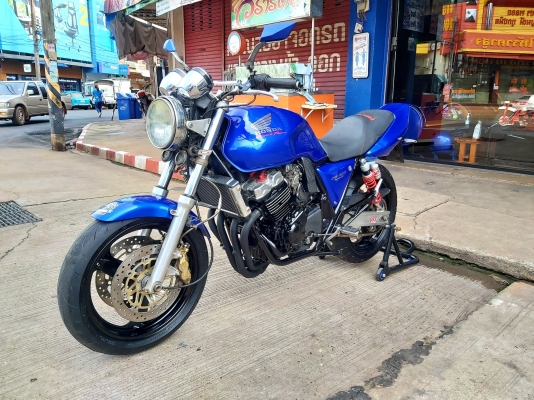 ขาย HONDA CB400 ปี98 เวอร์ชั่นS ไมล์แดง เดิมๆ สีสวย มีท่อแต่ง โช๊คหลังแต่ง ชุดพาร์ทคาร์บอน กระจกแต่ง