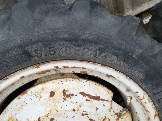 ขาย ยางรถไถเล็ก HINOMOTO 23 แรง ขาย ยางรถไถเล็ก HINOMOTO 23 แรง