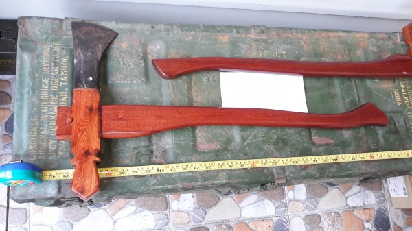 ขายขวานโบราณด้ามไม้สวยๆ ขายขวานโบราณด้ามไม้สวยๆ