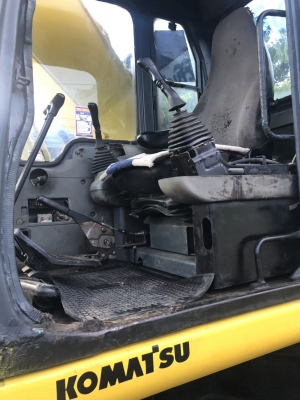 ลดราคาเหลือ 545,000 KOMATSU PC200-6 พร้อมใช้เครื่องดี ปั้มแรงเร็วเอวแน่นช่วงล่างได้ เอกสารซื้อขายไฟฟ