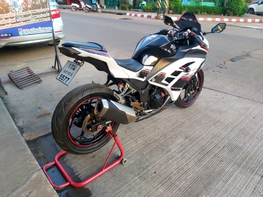 ขาย KAWASAKI NINJA300 ABS ปี2014 เดิมๆ สีสวย มีของเเต่ง แฮนด์หมอบ มือเบรคมือครัชแต่ง ท้ายสั้น ชิวหน้าแต่ง กันล้ม ราคา 69500 บาท ส่งได้ทั่วไทย  สนใจติดต่อ ☎️081-0578282 FACEBOOK ชาญณรงค์ ป๊อป ชัยอมฤต ไอดีไลน์ POPBIGBIKESAKON สนใจรถสวย ถูก ดี ต้อง POP BIGBI