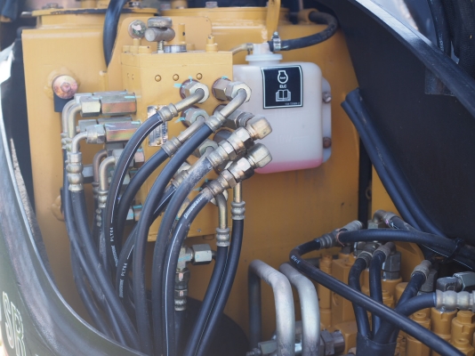 เก่านอกไม่เคยใช้ในไทย​ CAT303SR