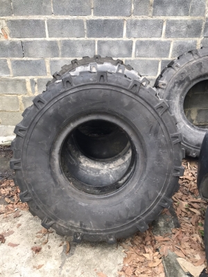 ยาง 395/85R20 สวยๆ ลดราคาเหลือ เส้นละ 2900 บาท