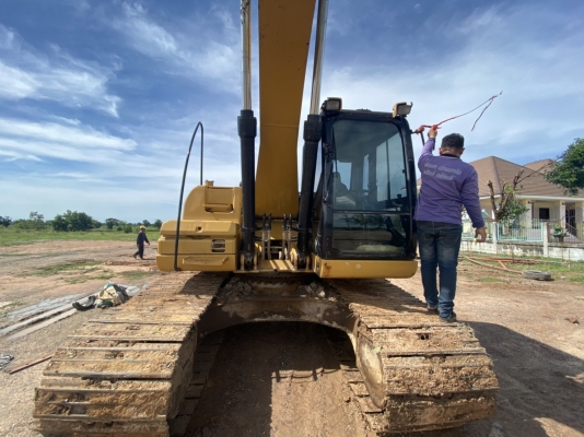 ขายรถแทรคเตอร์ ขุดตัก รุ่น 320D สภาพสวยพร้อมใช้ แอร์เย็นฉ่ำ ไฟฟ้าครบ ขายรถแทรคเตอร์ ขุดตัก รุ่น 320D สภาพสวยพร้อมใช้ แอร์เย็นฉ่ำ ไฟฟ้าครบ