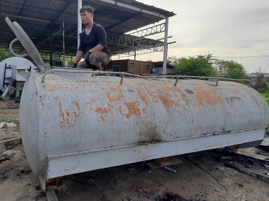 ถังน้ำมัน ถังน้ำติดรถมือสอง 6000 ลิตรเหล็กหนา สวย มีกลั้นห้อง3ห้อง เด่วจัดทำสีทำความสะอาดก็แจ่มค่ะ สนใจทักมาค่ะ 0898147679