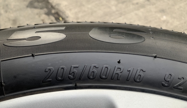 ล้อแม็ก 5รู100 ขอบ 16 พร้อมยาง 205-60-16 Maxxis ปี 18 สภาพสวย