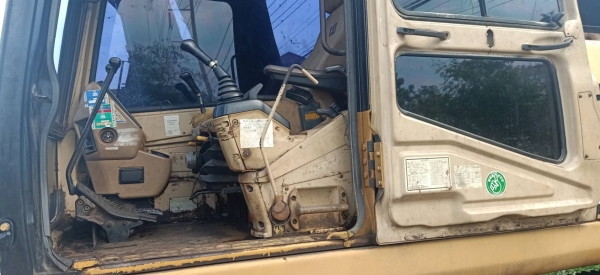 ขาย!! &gt;&gt;&gt; CAT 320V.2LC บูมอาร์มยาว รถสวยๆเลย พร้อมใช้งาน สภาพเก่านอก &lt;&lt;&lt; เบอร์ติดต่อ 098-7155789 086-4631102