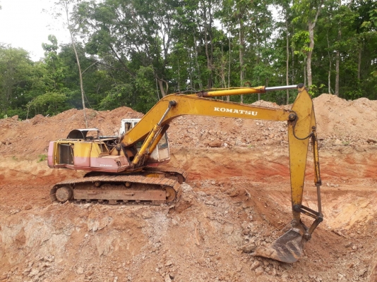 ขายด่วน KOMATSU PC200-5 สภาพใช้งานปกติ เครื่องเดิม ปั้มเดิม โซ่ช่วงล่างพร้อมใช้งาน เอกสารเล่มทะเบียน สนใจสอบถาม  093 0764943 K ตั้ม