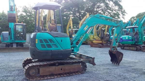 ต้องการขายรถขุดยี่ห้อ  KOBELCO-SK30SR-2รถนอกนำเข้าจากญี่ปุ่น