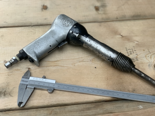 ขายสกัดลม แย็คลม URYU รุ่น BRH-5U Air Hammer made in Japan สภาพสวยใหม่มาก สกัดแรง พร้อมใช้งาน ราคา 2,800 บาทพร้อมส่ง