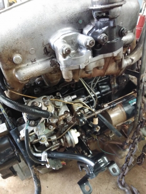 ขายเครื่องIsuzuดร้าก้อน2500Turbo+เกียร์ มีเลข
