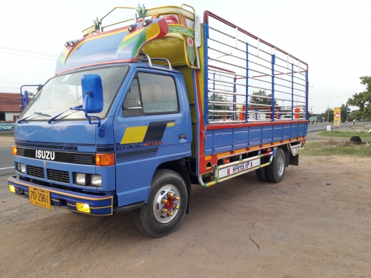 ขายรถ6ล้อ ยาว5เมตร ISUZU NPR 115  แรงม้า รถห้างแท้