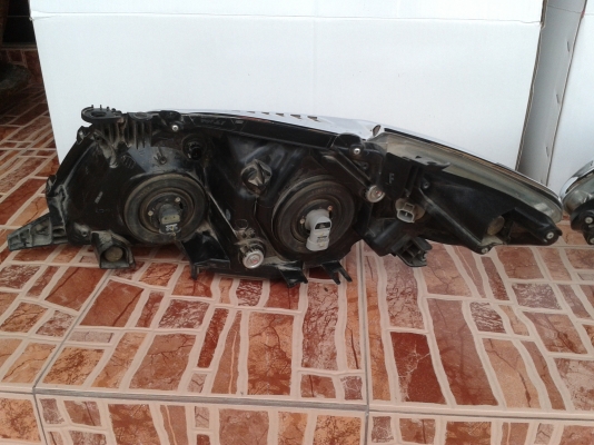 ขายไฟหน้า Altis 2010 คู่ละ 4000 บาท